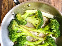 【茹でるより美味しい】ブロッコリーの簡単な食べ方！茎まで一緒に使えます。Brocoli